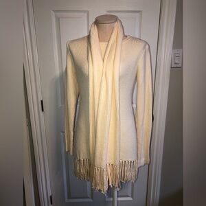 Brian Bailey Cream Knit Fringe Sweater with Scarf size large